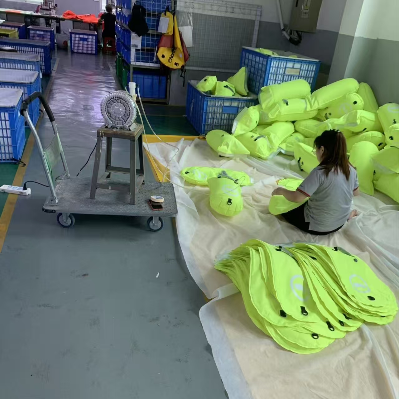 Napapalaki ang Bawat Isa sa Kanila: Pagbuo ng High-Visibility Swim Buoy sa Sealock